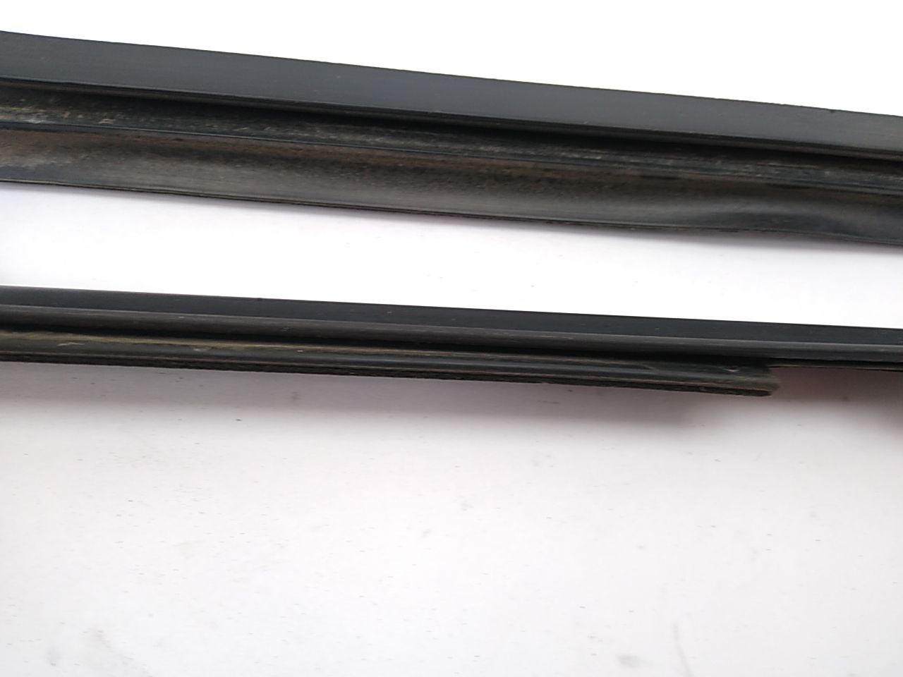 Jeep Cherokee Pair Of Rear Right Beltline Moulding