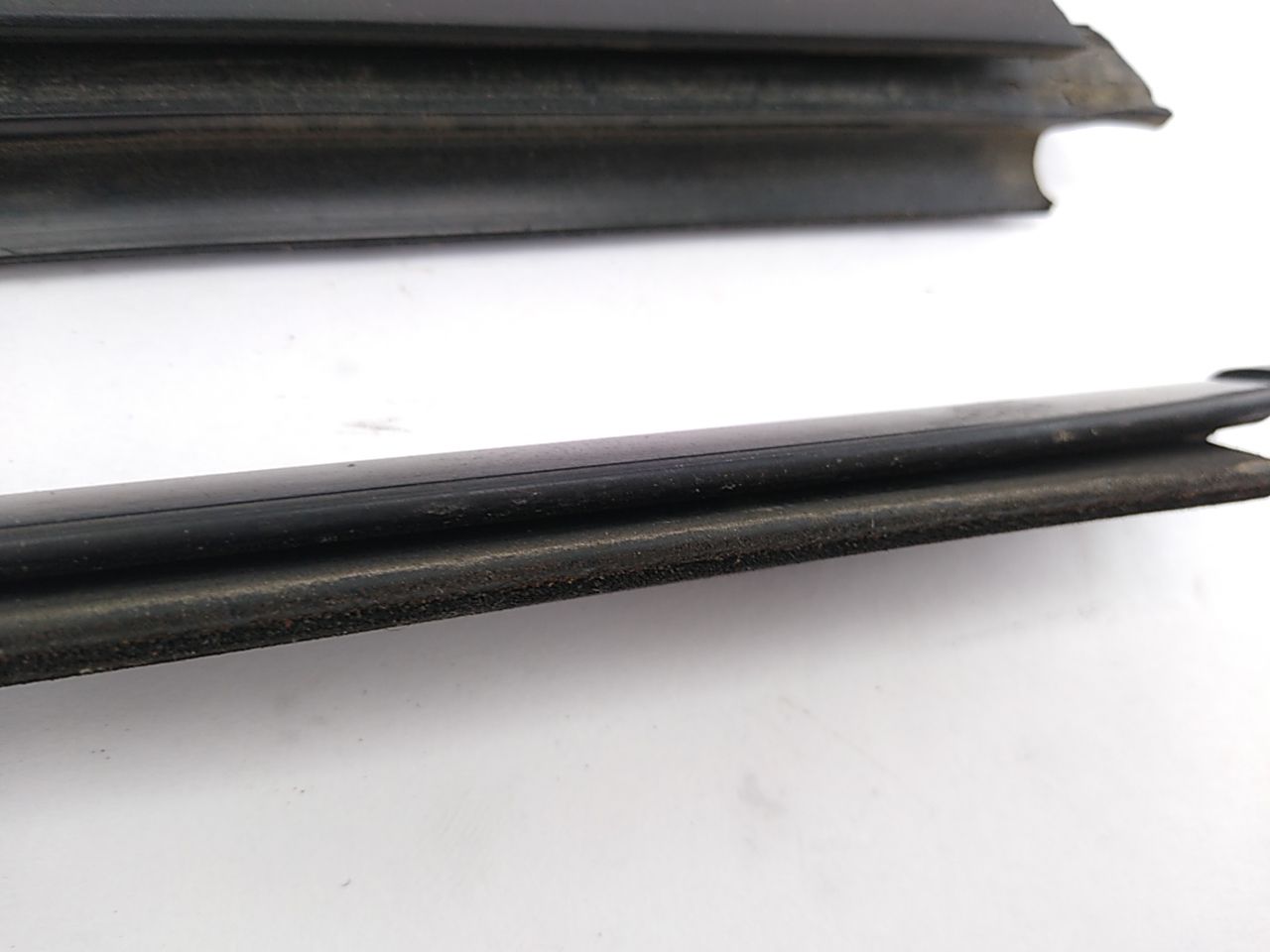 Jeep Cherokee Pair Of Rear Right Beltline Moulding