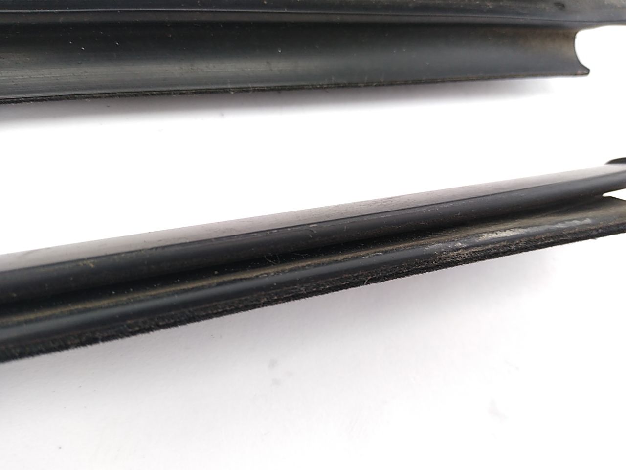 Jeep Cherokee Pair Of Rear Left Beltline Moulding
