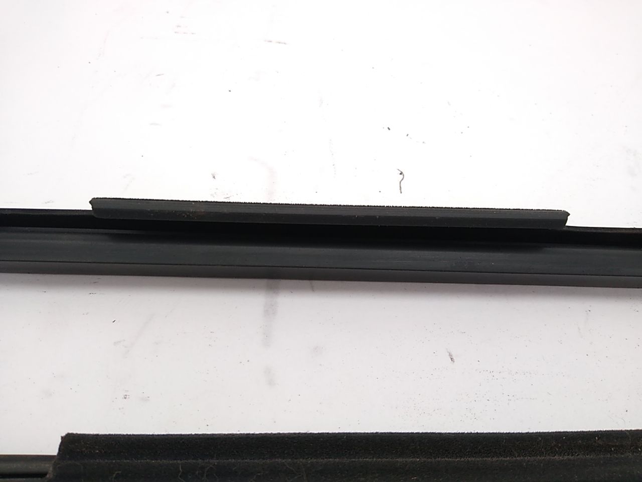 Jeep Cherokee Pair Of Rear Left Beltline Moulding