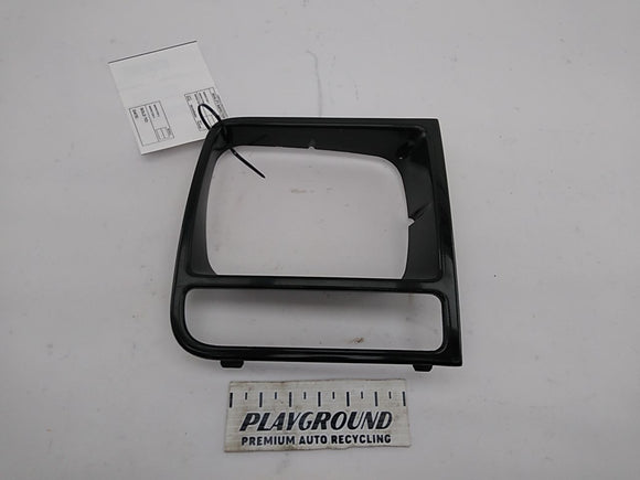 Jeep Cherokee Front Right Headlight Bezel Trim Piece