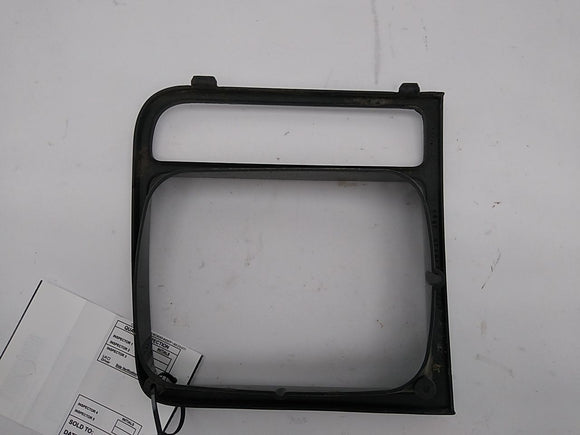 Jeep Cherokee Front Right Headlight Bezel Trim Piece