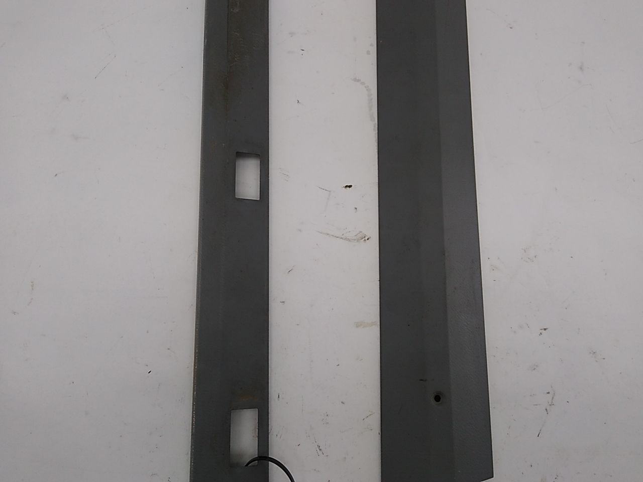 Jeep Cherokee Pair Of Rear Right Upper B - C Pillar Trim