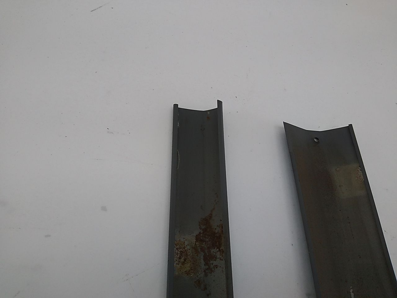 Jeep Cherokee Pair Of Rear Right Upper B - C Pillar Trim