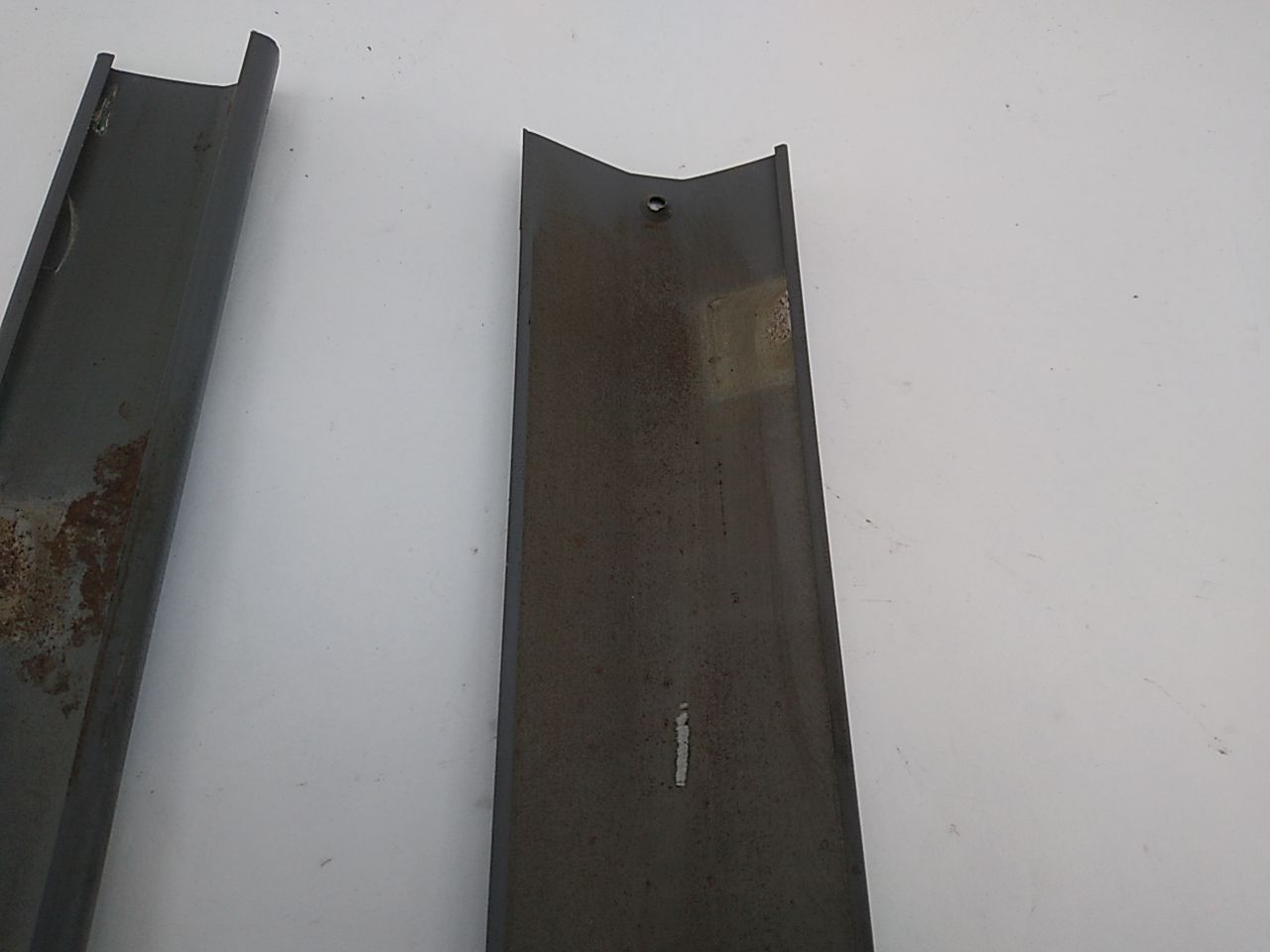 Jeep Cherokee Pair Of Rear Right Upper B - C Pillar Trim