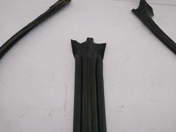 Subaru Baja Front And Rear Right Side Door Seals