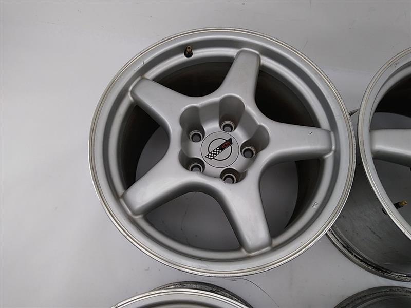 Chevrolet Corvette Set Of Wheels - 0