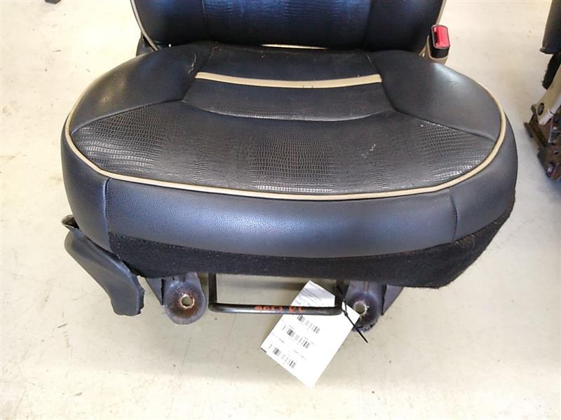 Ford Excursion Pair Of Front Seats