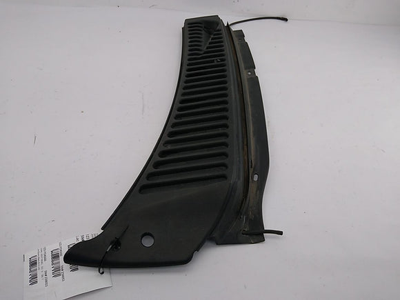 Ford Excursion Front Right Windshield Wiper Cowl