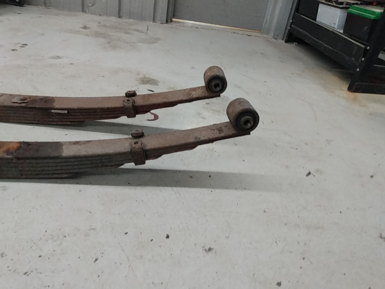 Ford Excursion Pair Of Leaf Springs