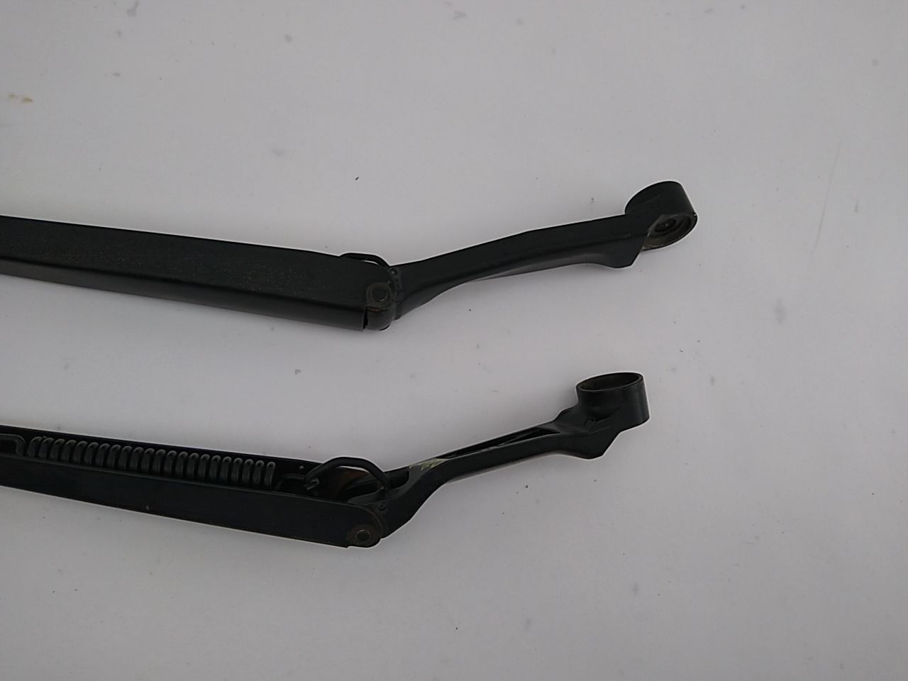 Toyota Celica Pair Of Front Wiper Arms