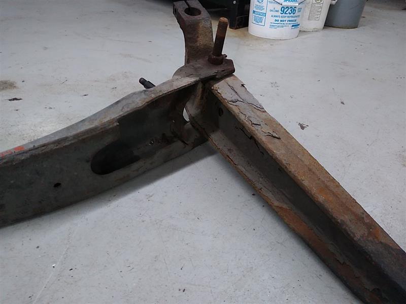 Ford Excursion Front Left Axle I Beam And Radius Arm