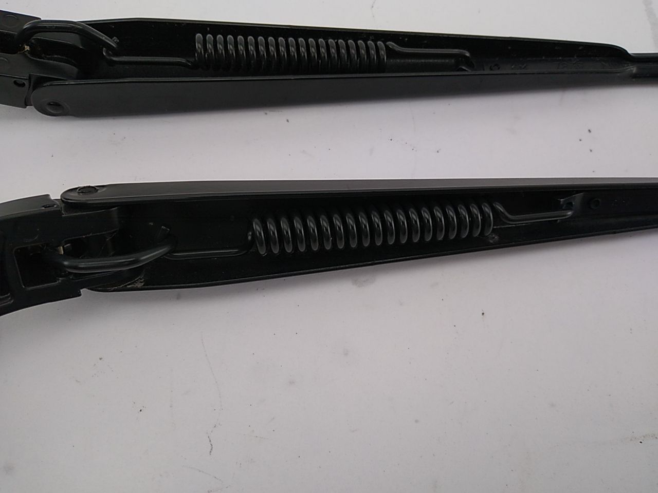 Saab 9-5 Pair Of Wiper Arms