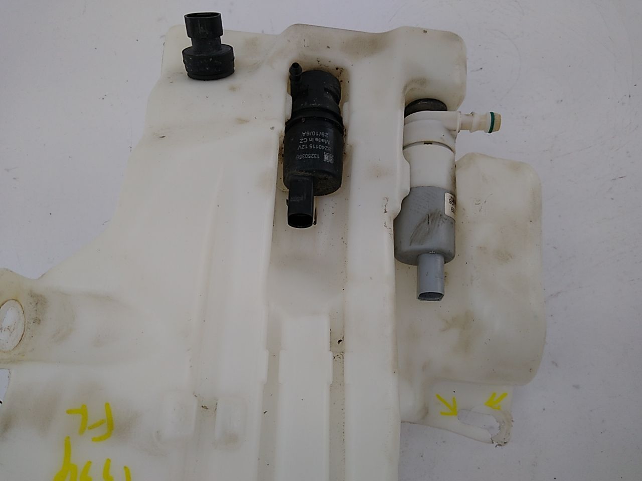 Saab 9-5 Windshield Washer Reservoir