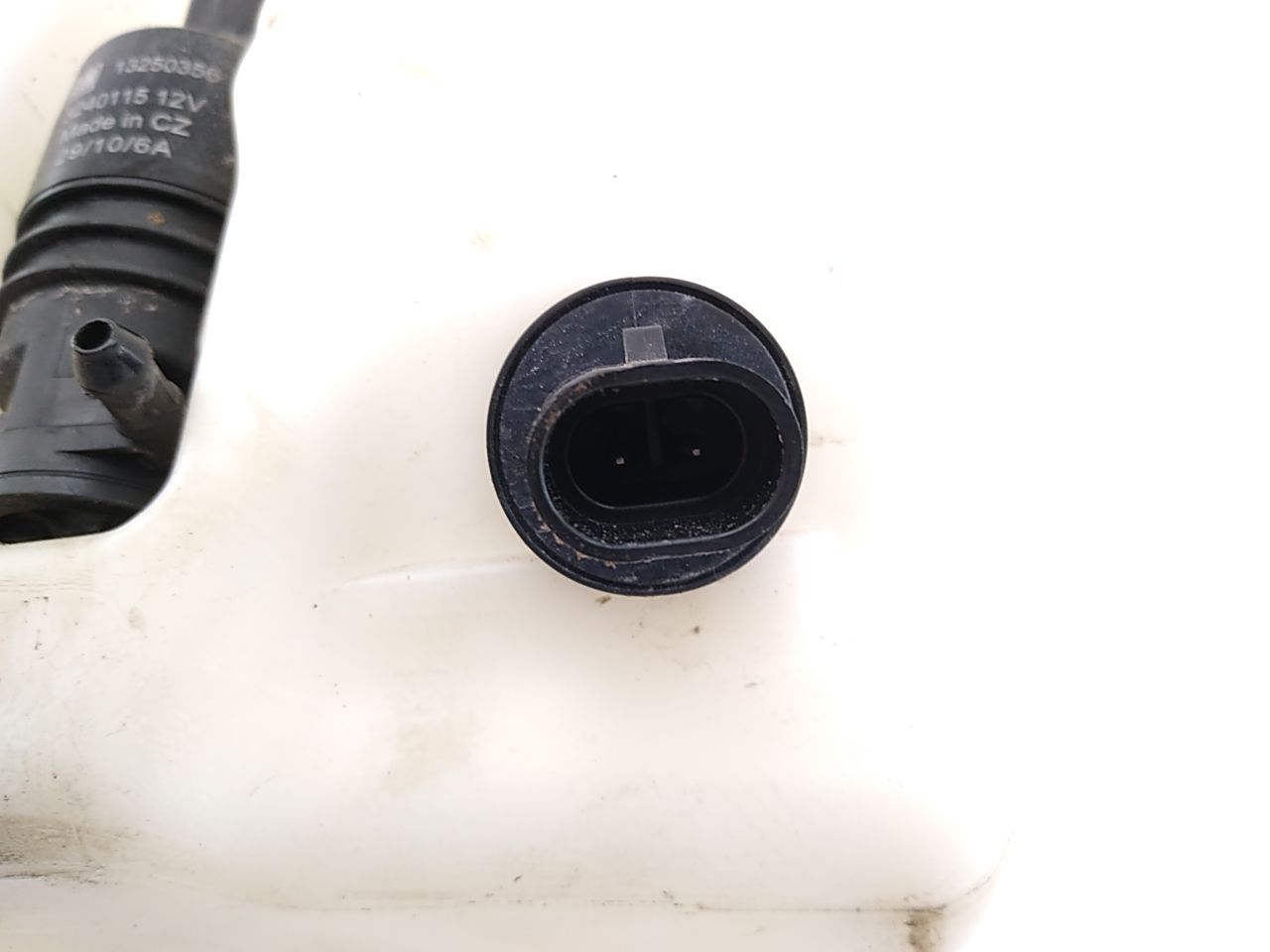 Saab 9-5 Windshield Washer Reservoir