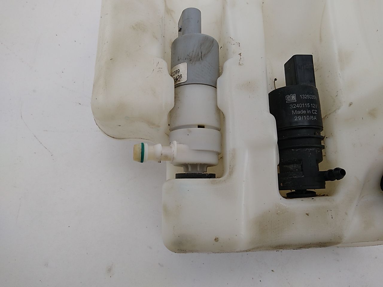 Saab 9-5 Windshield Washer Reservoir