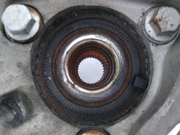 Saab 9-5 Front Right Hub