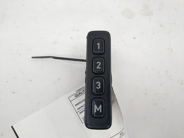 Saab 900 Front Left Eletronic Seat Memory Switch - 0
