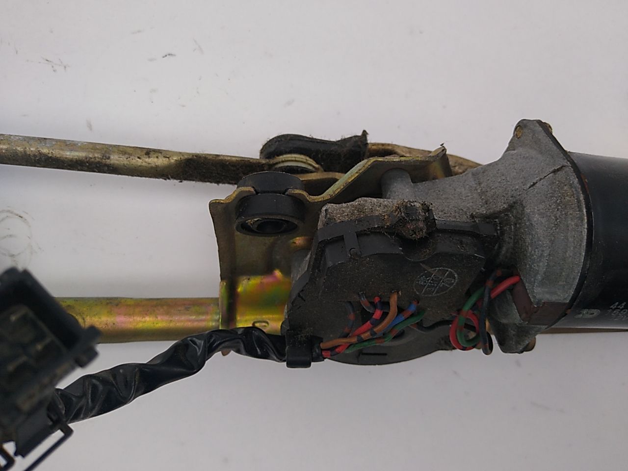 Saab 900 Front Windshield Wiper Transmission