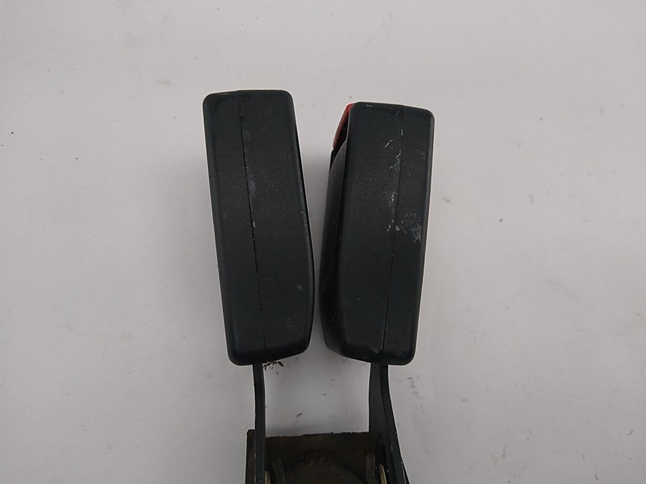 Saab 900 Pair Of Rear Seat Belt Buckles