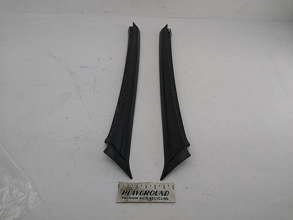 Land Rover Range Rover Pair Of Exteriror A Pillars