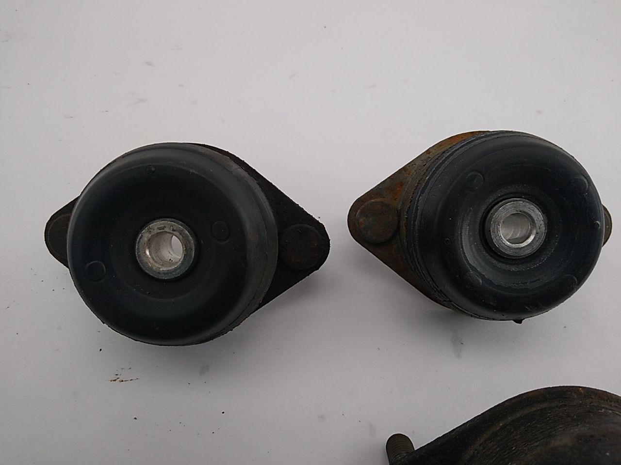 Land Rover Range Rover Set Of Body Mounts - 0