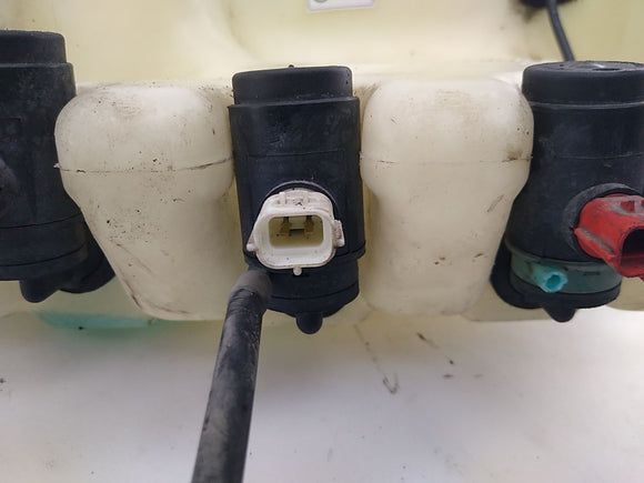 Land Rover Range Rover Windshield Washer Reservoir