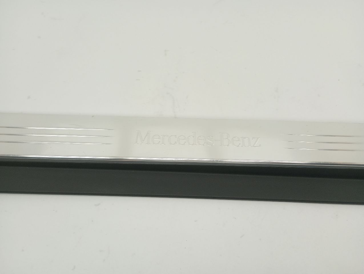 Mercedes SL550 Front Right Door Scuff Trim Panel