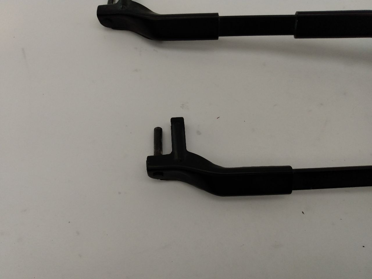 Mercedes SL550 Pair Of Wiper Arms