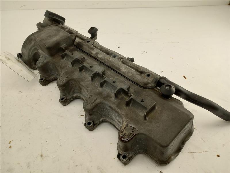 Mercedes SL500 Left Engine Valve Cover