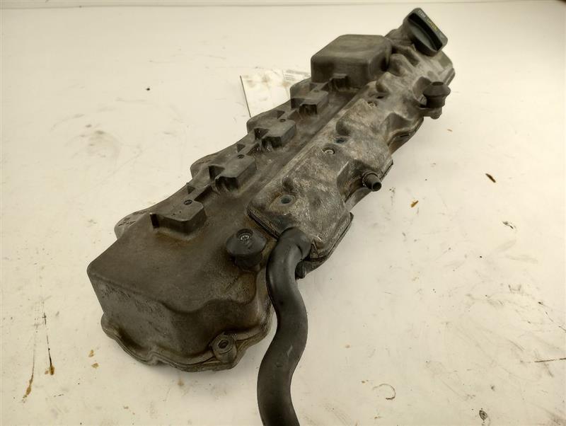 Mercedes SL500 Left Engine Valve Cover