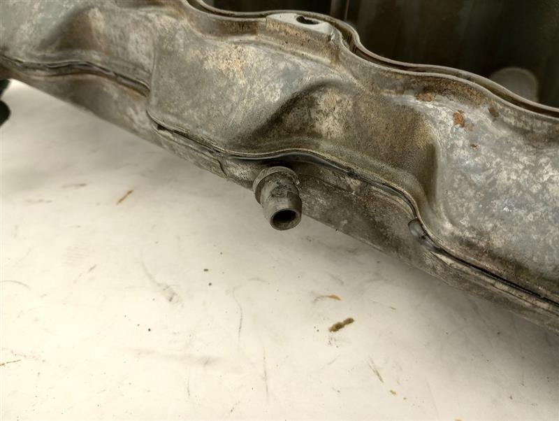 Mercedes SL500 Left Engine Valve Cover