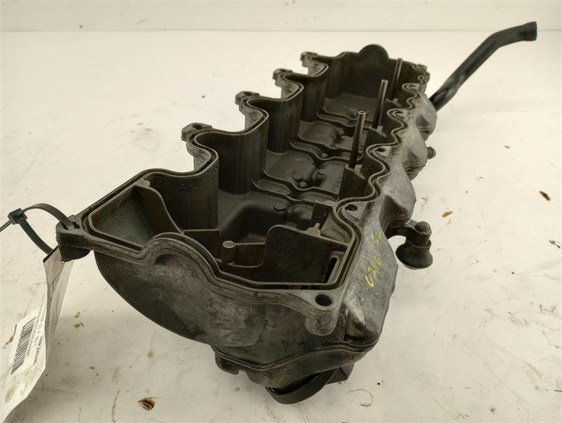 Mercedes SL500 Left Engine Valve Cover