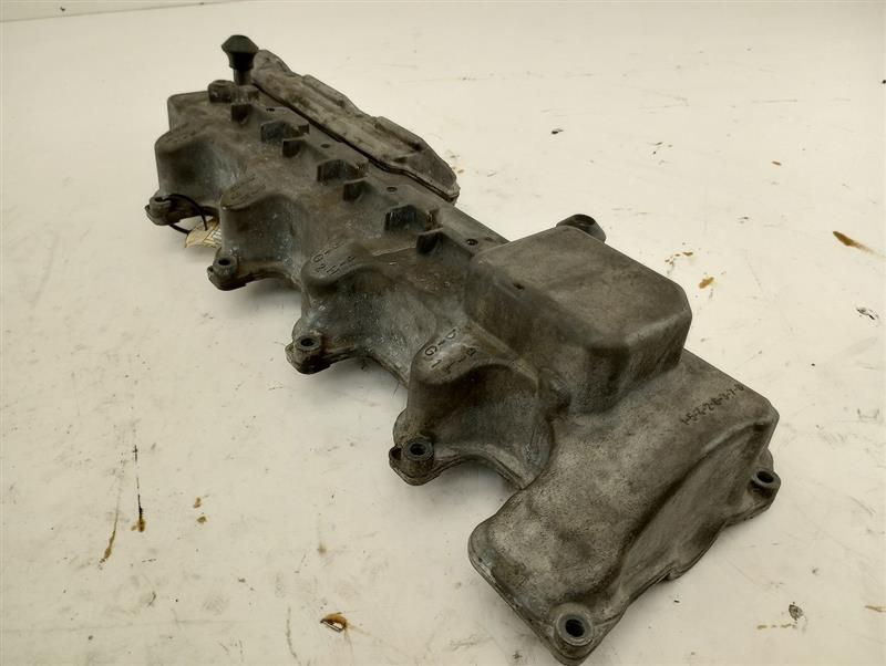 Mercedes SL500 Right Engine Valve Cover