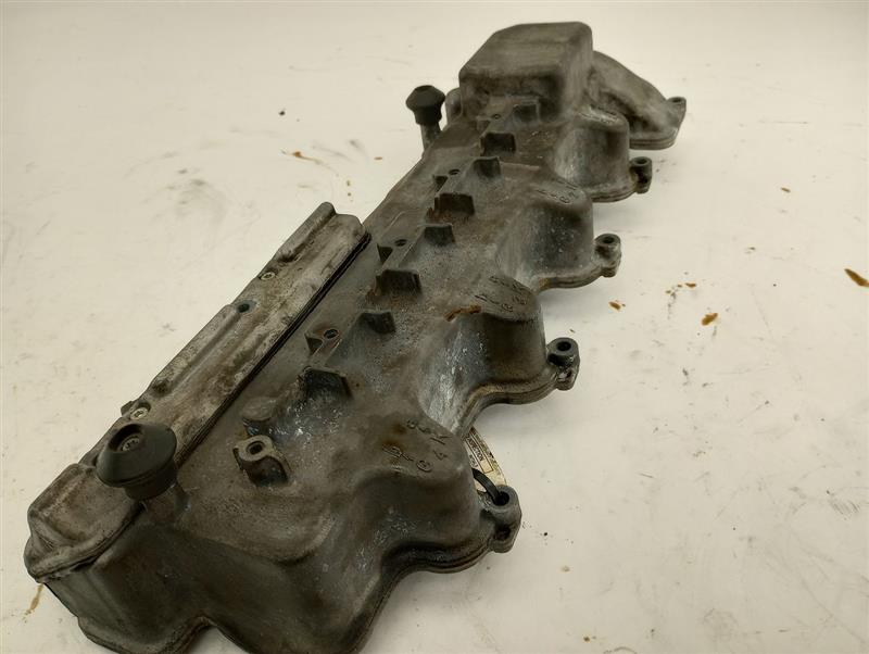 Mercedes SL500 Right Engine Valve Cover