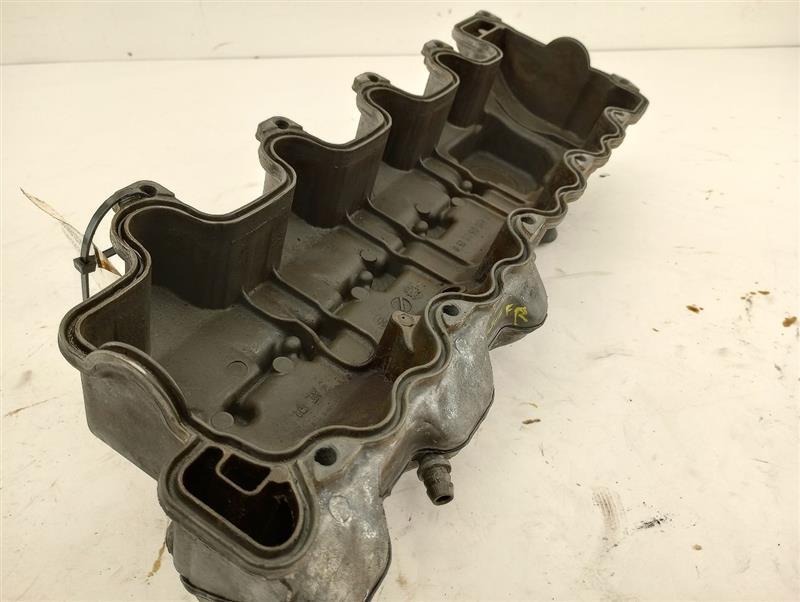 Mercedes SL500 Right Engine Valve Cover