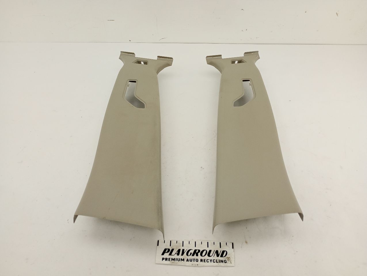 Volvo V50 Pair Of Upper Center Pillars