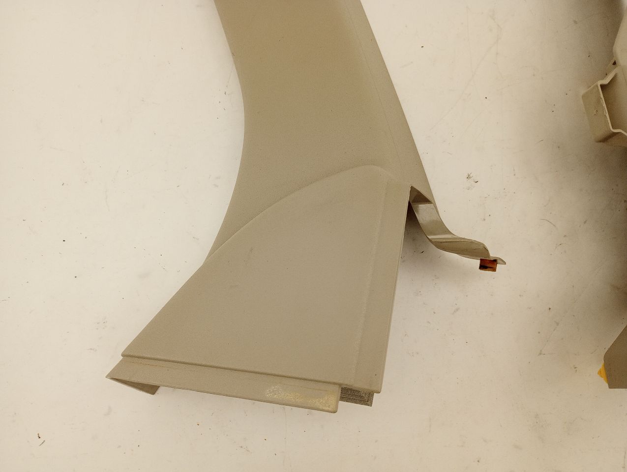 Volvo V50 Pair Of Lower C Pillar Trim