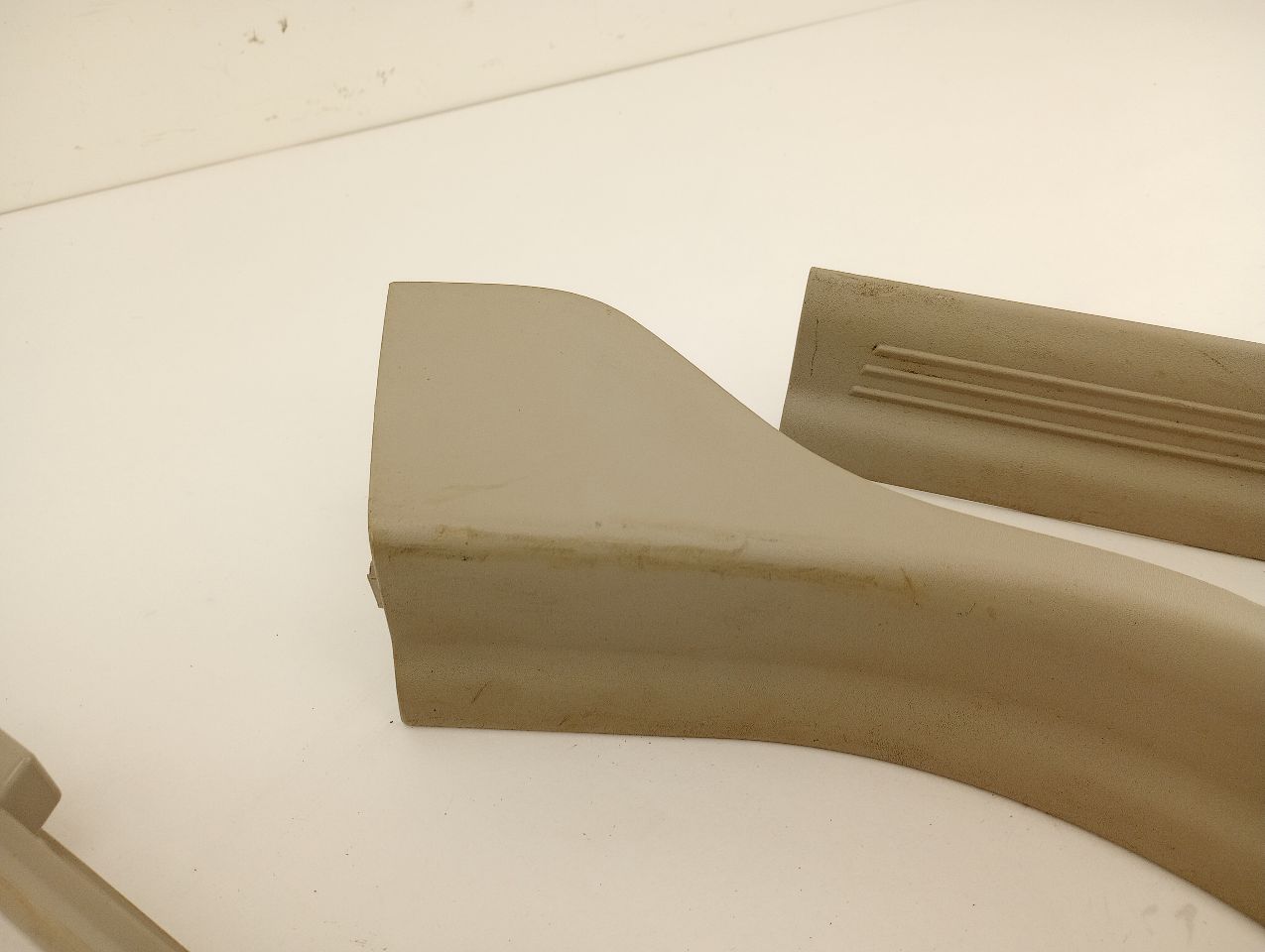 Volvo V50 Set Of Door Sill Trim