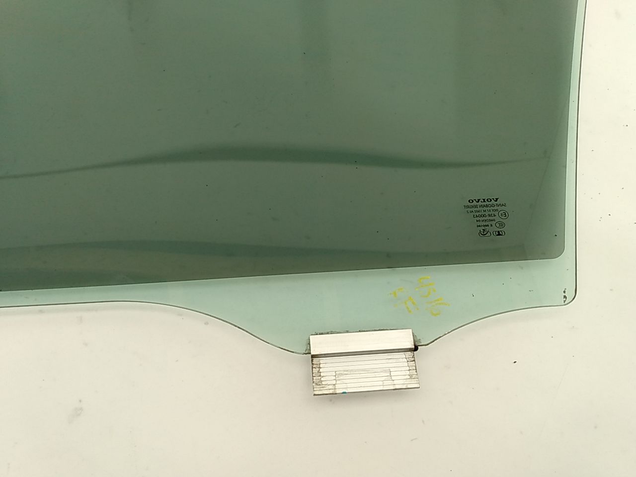 Volvo V50 Front Right Door Glass