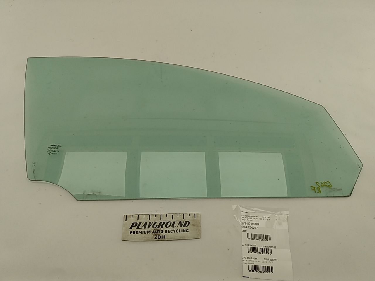 Volvo V50 Front Right Door Glass