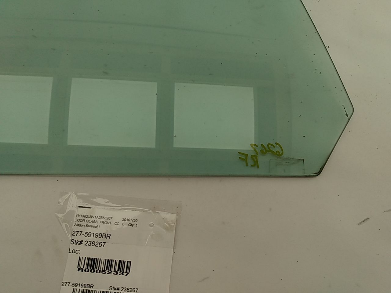 Volvo V50 Front Right Door Glass