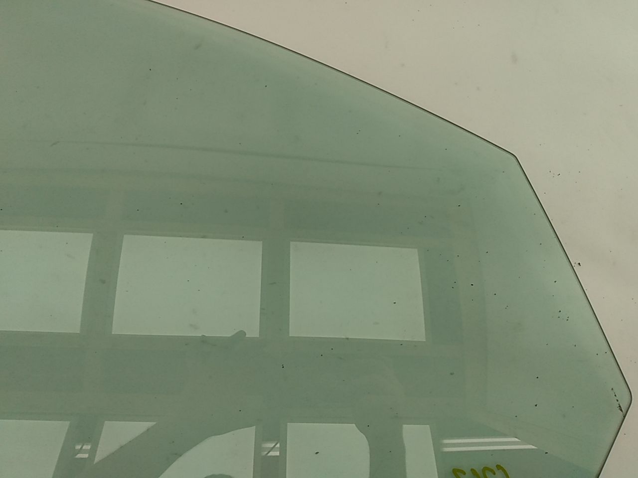 Volvo V50 Front Right Door Glass