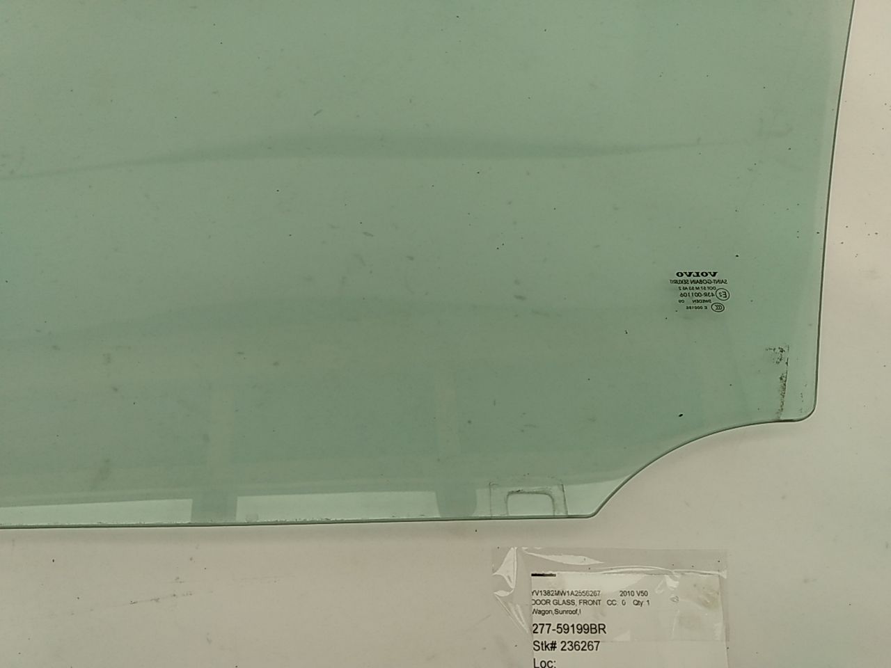 Volvo V50 Front Right Door Glass