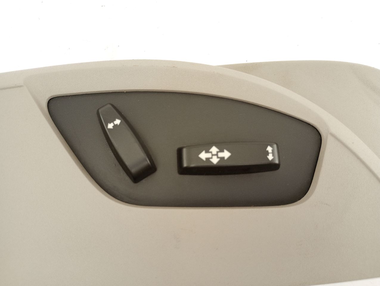 Volvo V50 Front Right Seat Trim Panel - 0