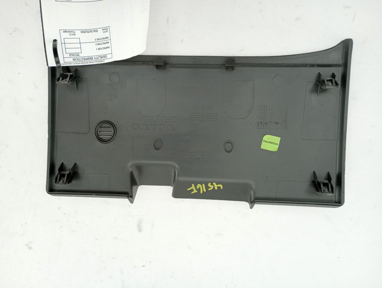 Volvo V50 Front Right Lower Knee Trim Cover