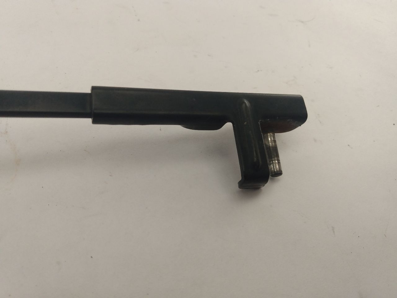 Volvo V50 Front Windshield Wiper Arms - 0