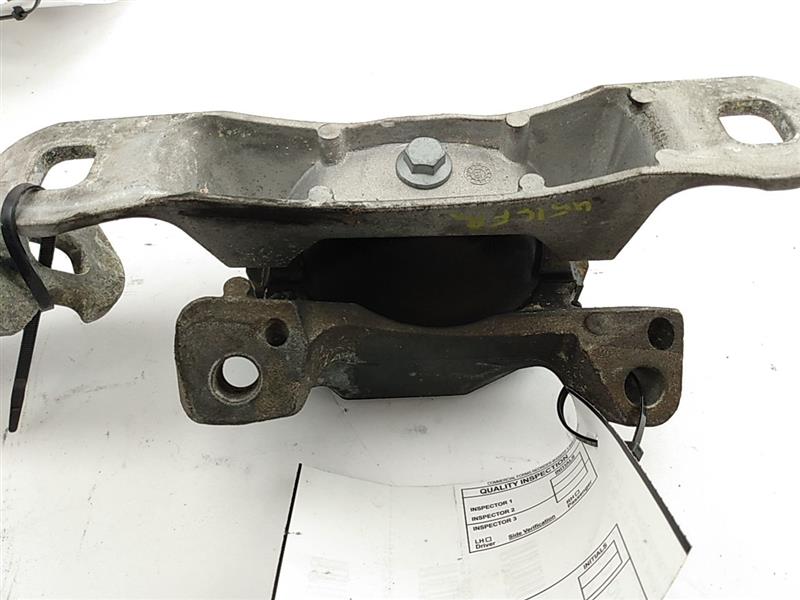 Volvo V50 Pair Of Engine Mounts