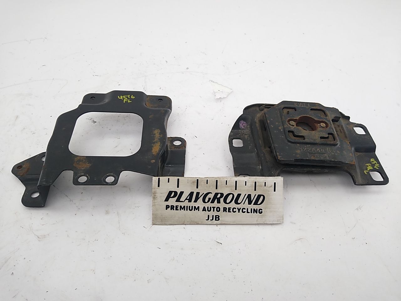 Volvo V50 Pair Of Engine Mounts