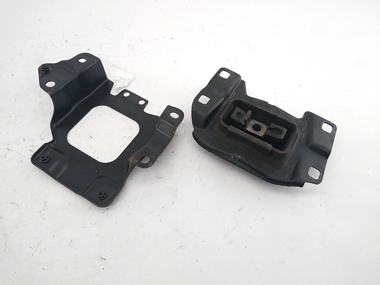 Volvo V50 Pair Of Engine Mounts